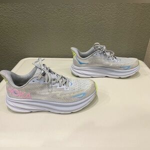 Hoka One One Clifton 9 Gull Sea Ice Women’s Size 7B Running Walking